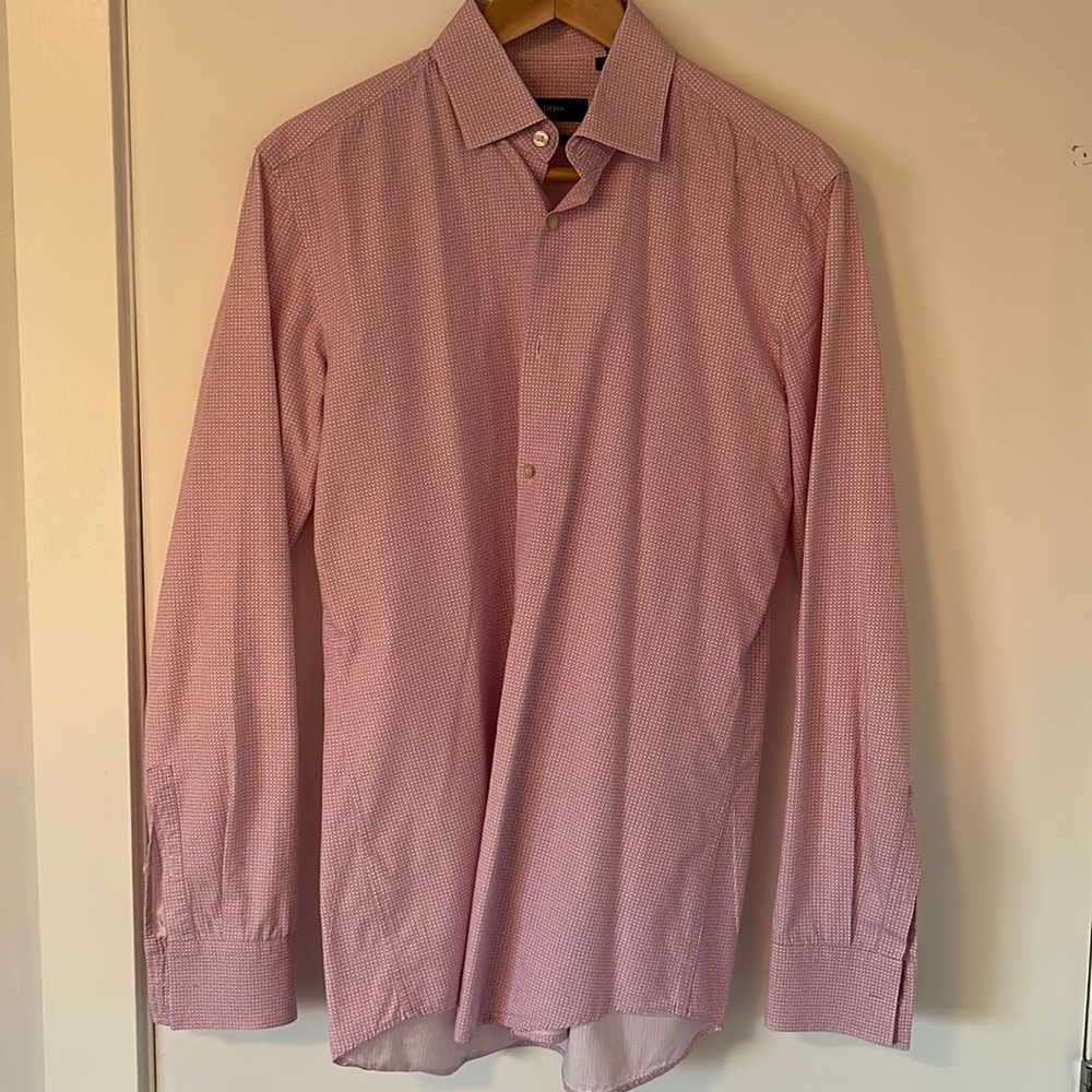 Hugo boss pink dress shirt.
